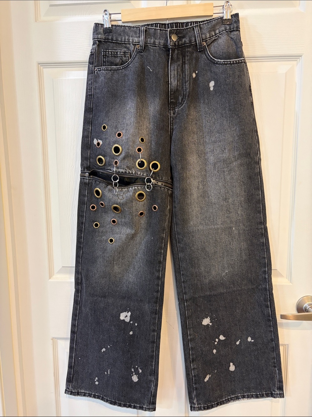 NWT Oli & Hali Black Wash Distressed Zipper Leg Jeans with Gold & Copper Grommet - Picture 9 of 14